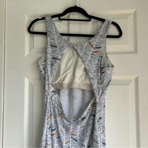 Prana Backless Chevron Dress in Gray and White - Picture 5 of 6